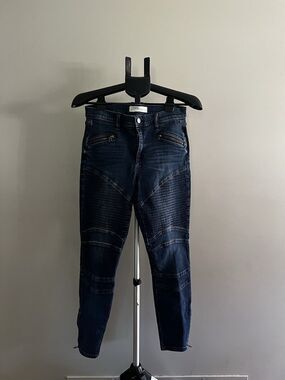 Gap Jeans size 30 True Skinny